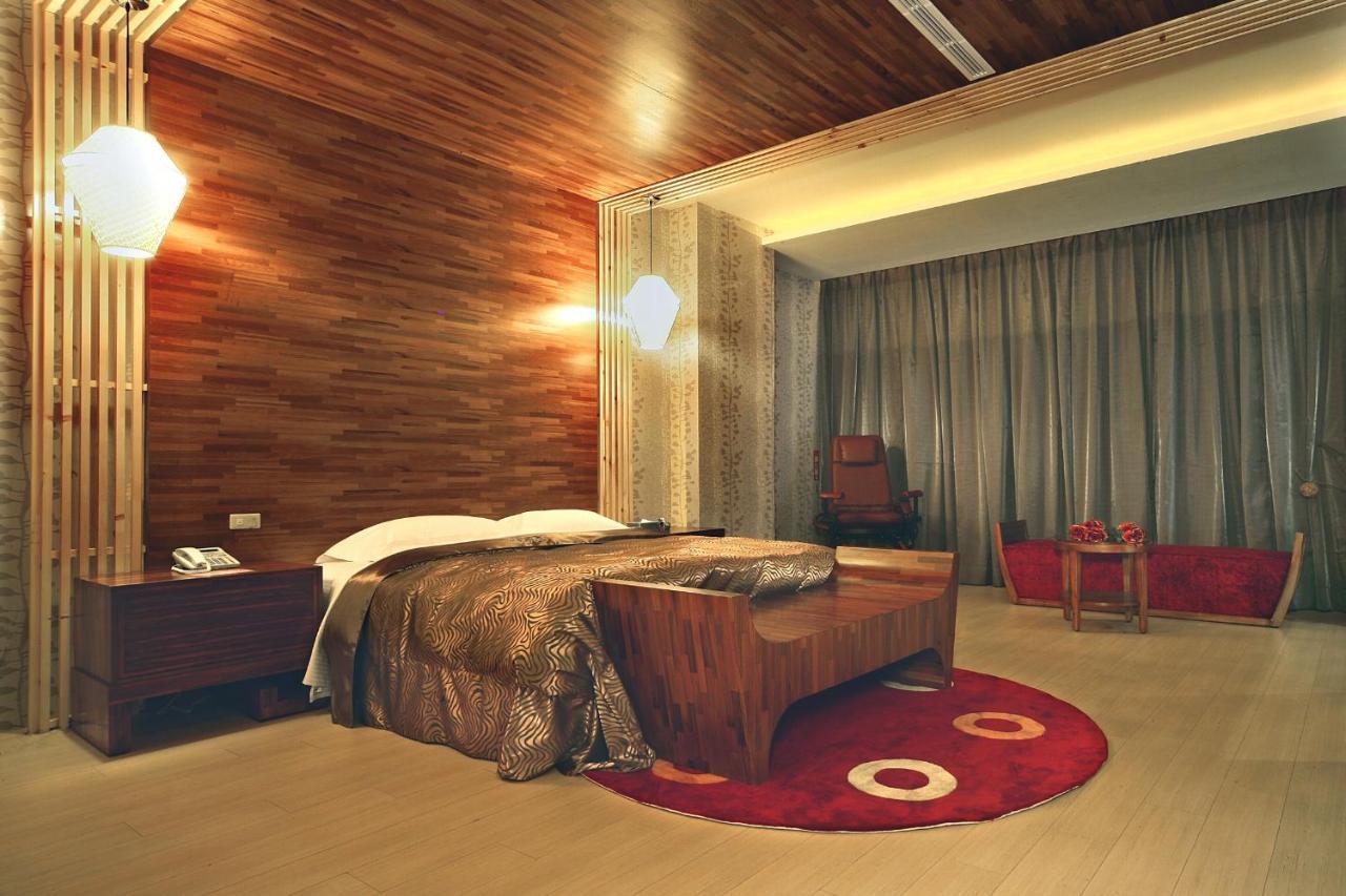 Spring Young Motel Fengyuan Eksteriør bilde