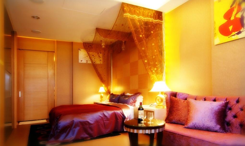 Spring Young Motel Fengyuan Eksteriør bilde