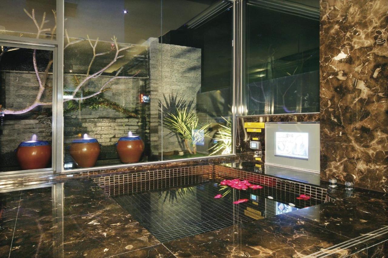 Spring Young Motel Fengyuan Eksteriør bilde